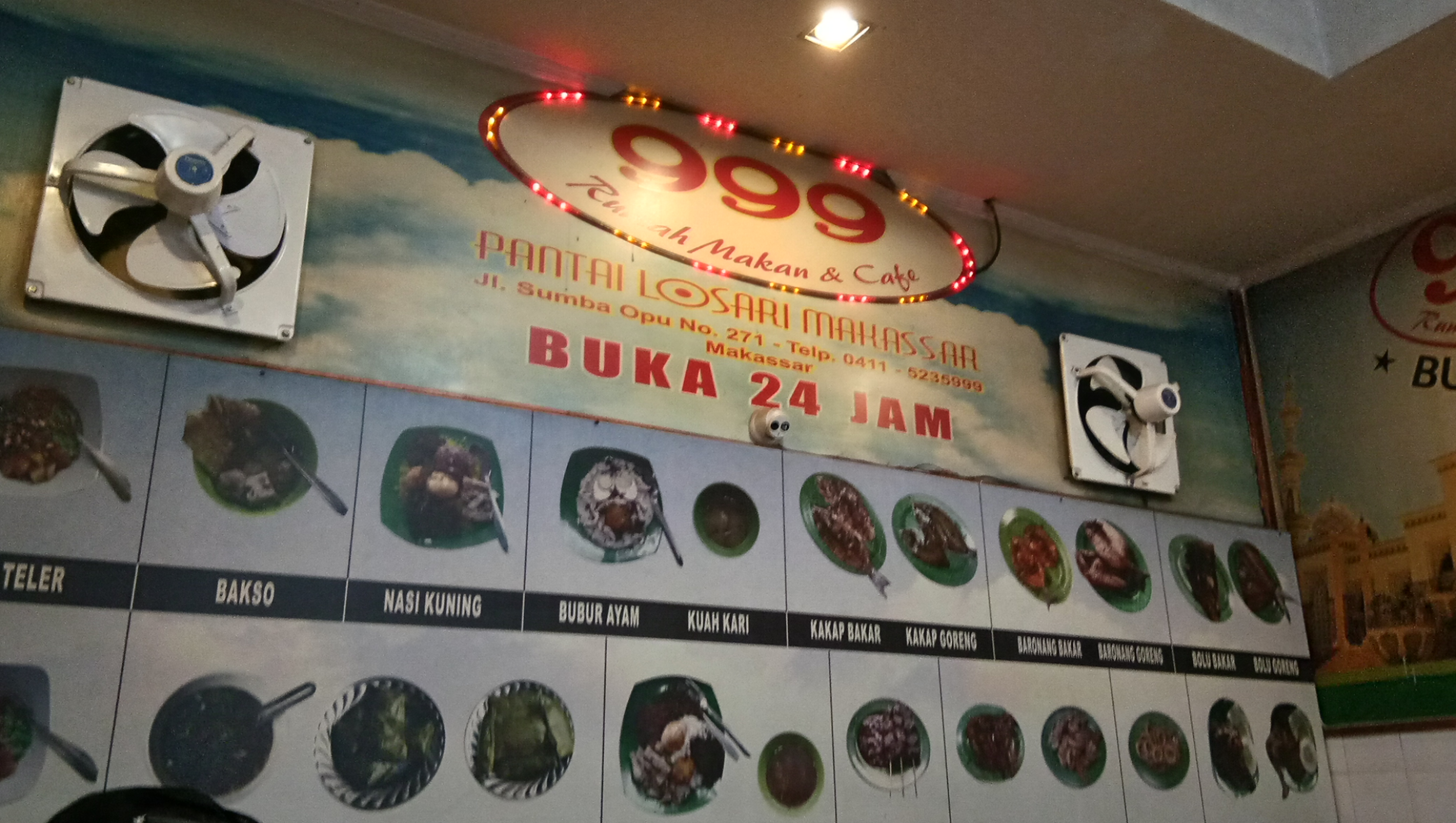 Rumah Makan dan Cafe 999 di Pantai Losari Makassar