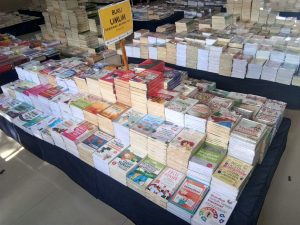 Buku Bertemakan Umum tersedia di Bazar Buku Murah Barabai